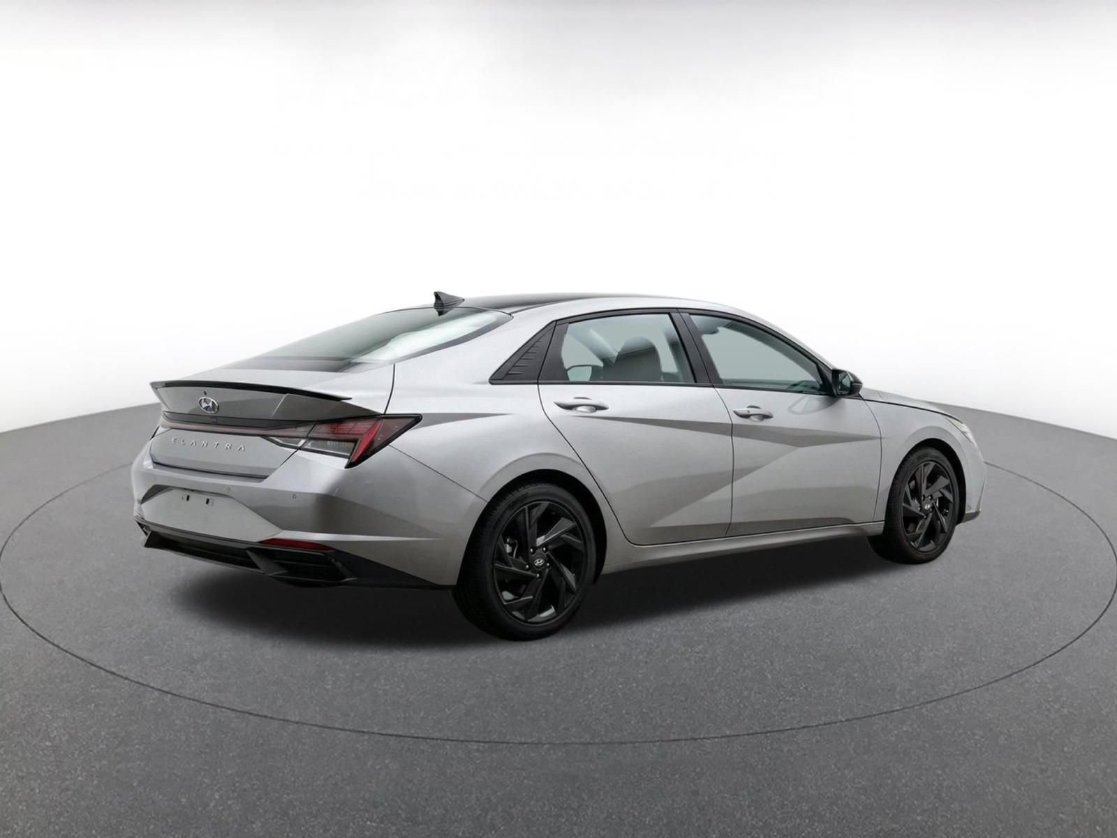 Used 2026 Hyundai Elantra Sport FWD image 9
