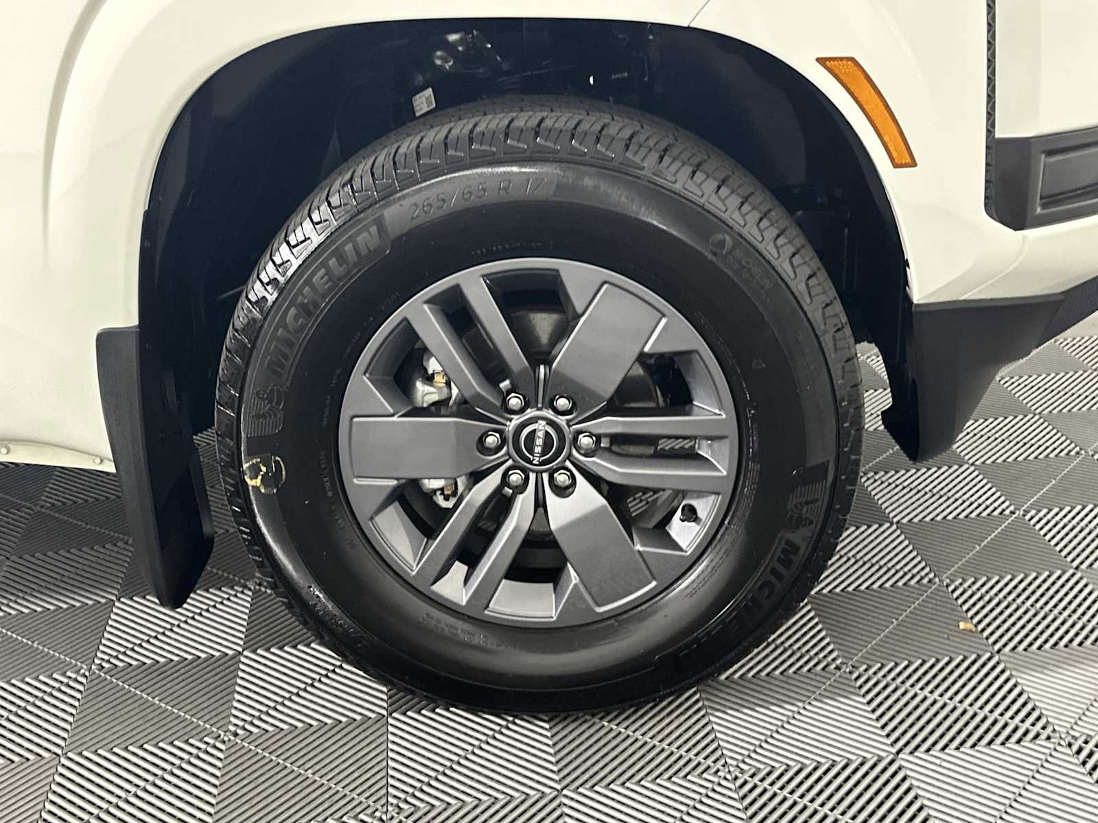 Used 2025 Nissan Frontier SV RWD image 18
