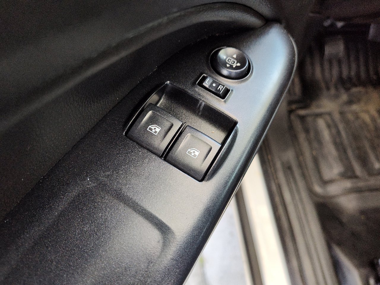 Used 2020 Chevrolet Colorado LT w/ Safety Package image 13