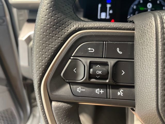 Used 2025 Toyota 4Runner SR5 AWD/4WD image 7