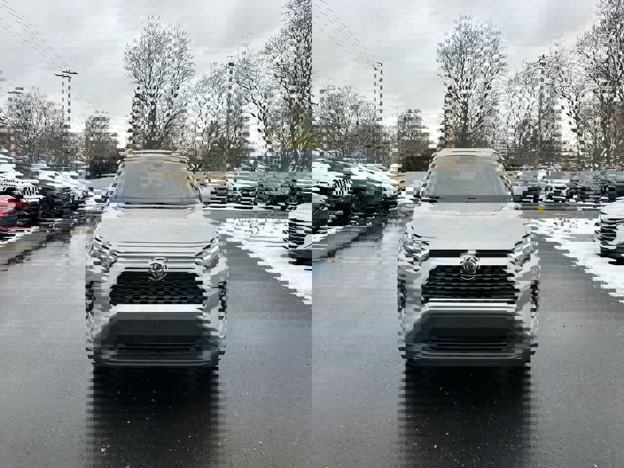 Used 2022 Toyota RAV4 XLE Premium image 16