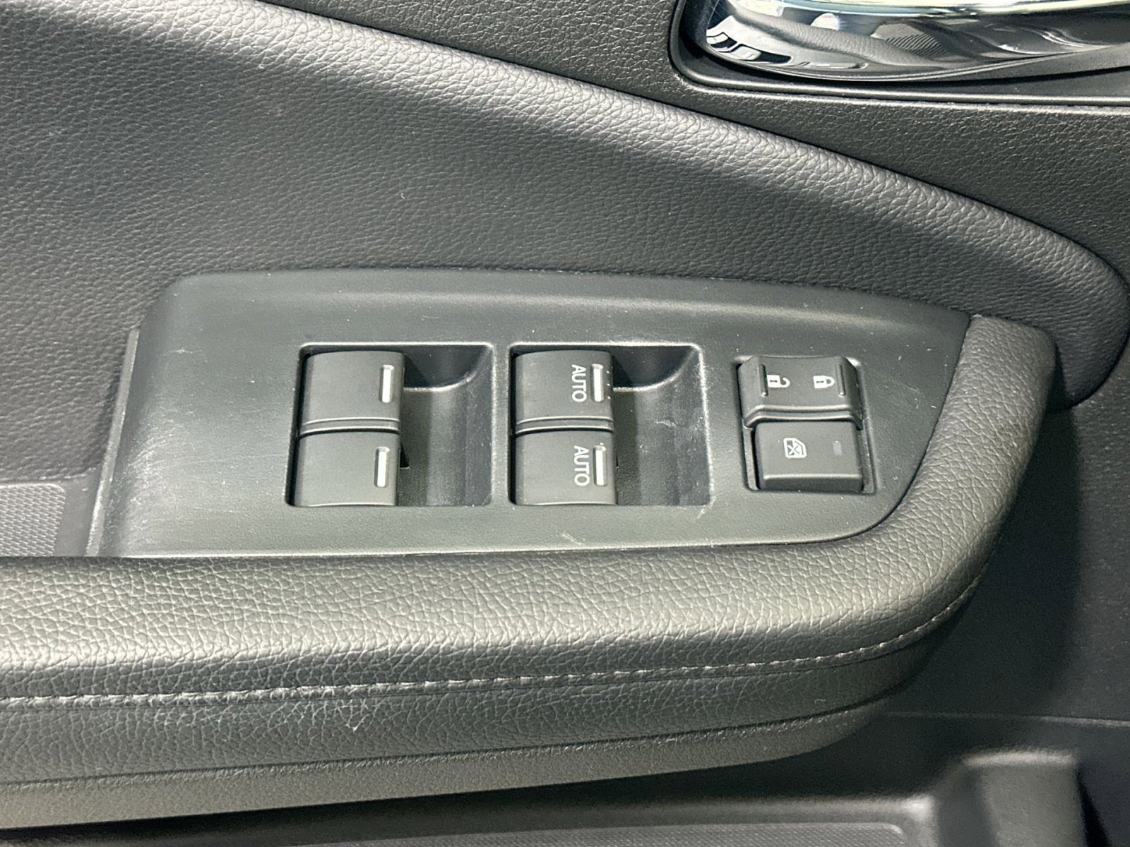 Used 2022 Honda Pilot EX-L image 16