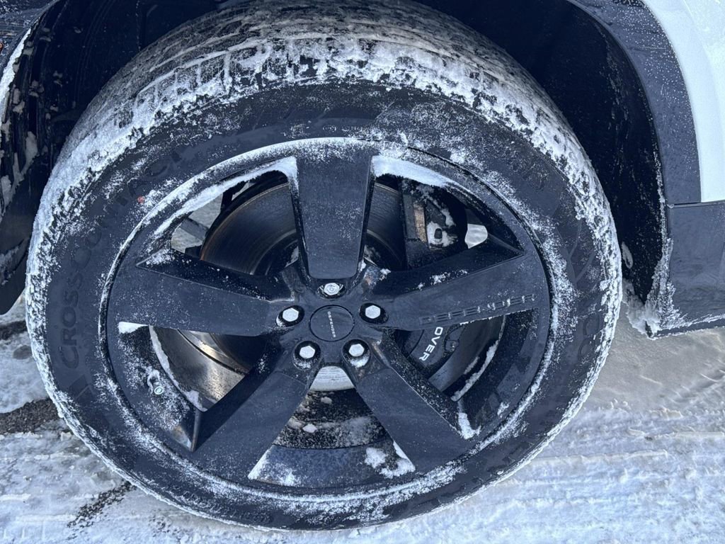 New 2026 Land Rover Defender 110 V8 image 9