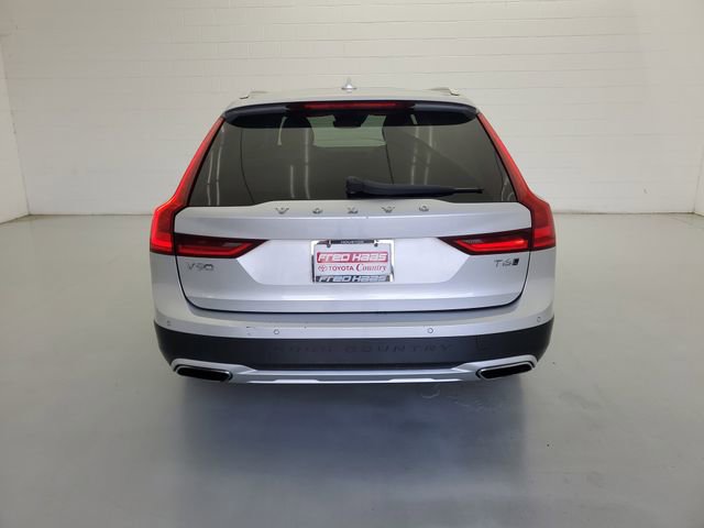Used 2017 Volvo V90 T6 Cross Country image 6