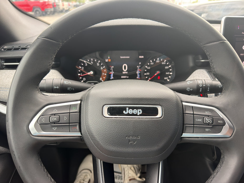 Used 2024 Jeep Compass Latitude AWD/4WD image 16
