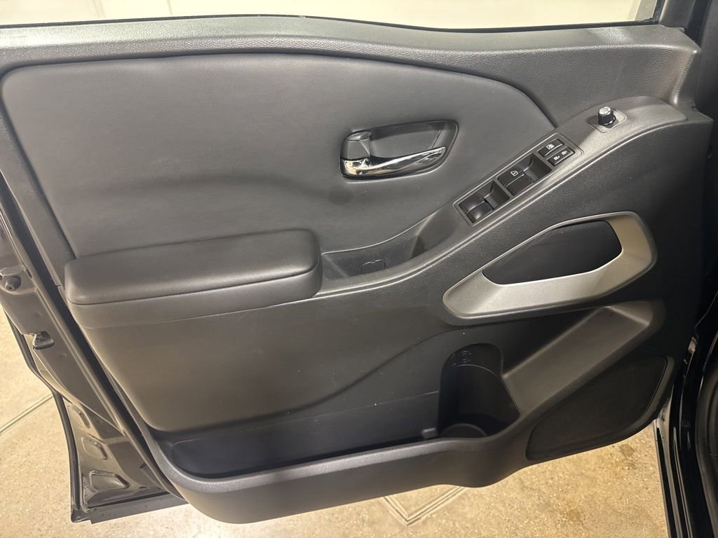 Used 2023 Nissan Frontier SV AWD/4WD image 16