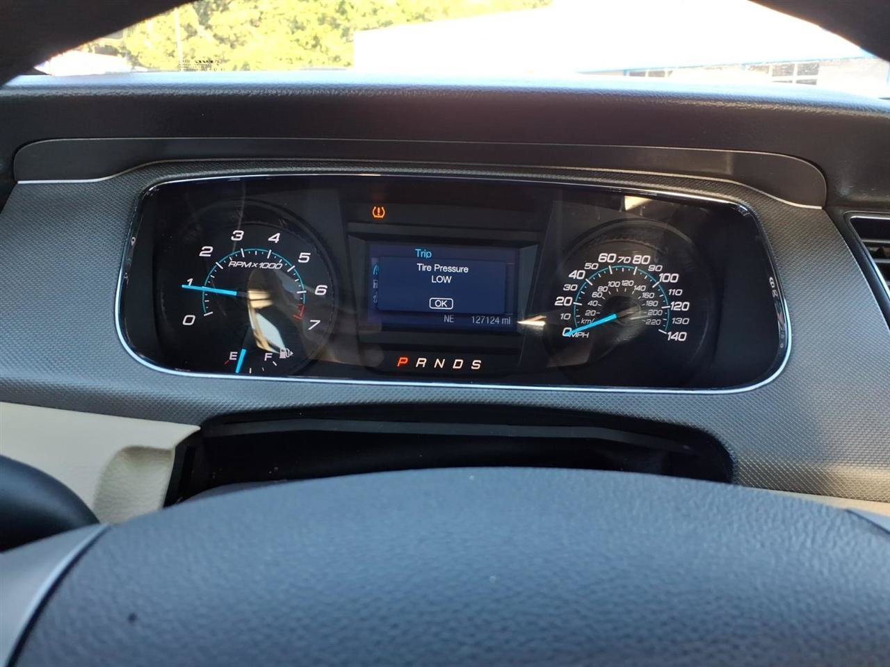 Used 2016 Ford Taurus SE FWD image 14