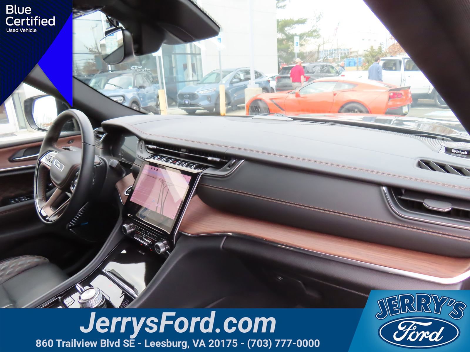 Used 2023 Jeep Grand Cherokee Summit w/ Luxury Tech Group V image 19