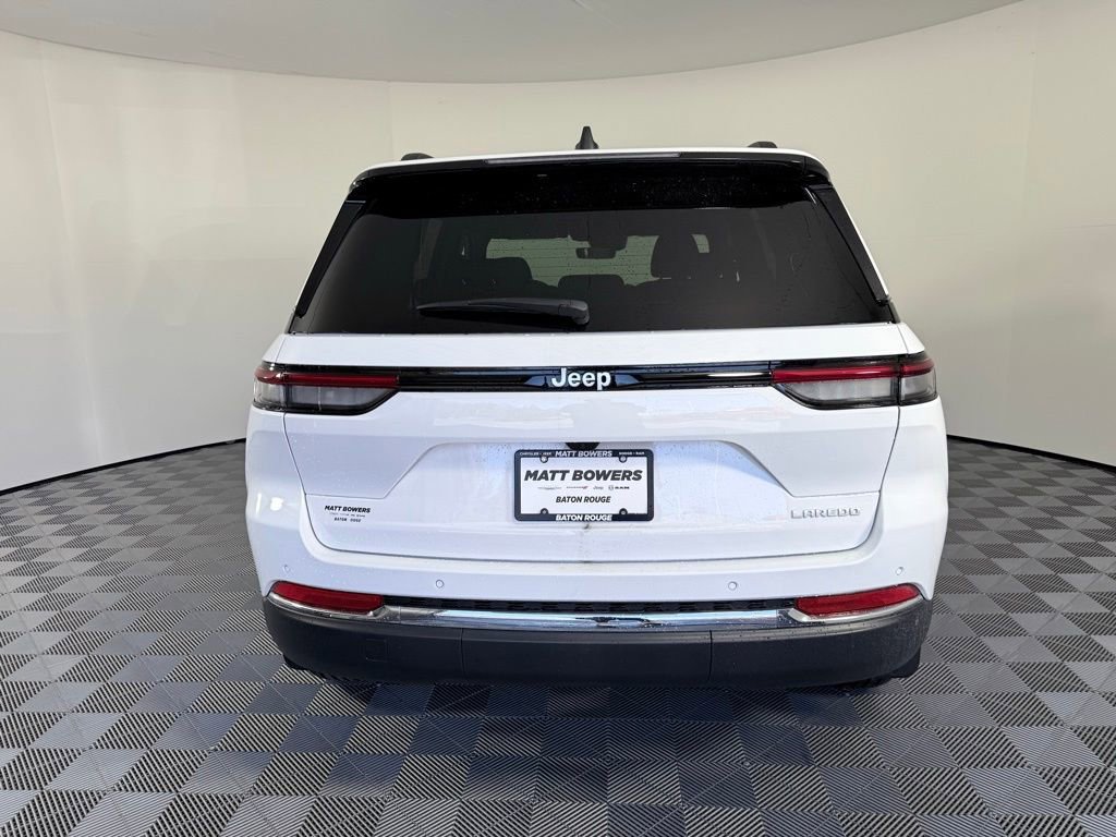 New 2025 Jeep Grand Cherokee Laredo image 4