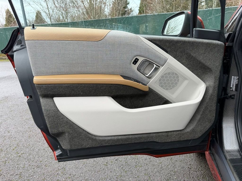 Used 2014 BMW i3 image 12