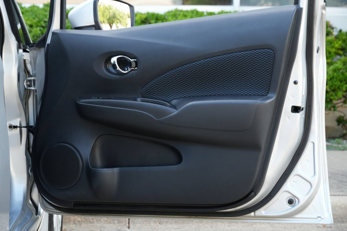 Used 2015 Nissan Versa Note SV FWD image 38