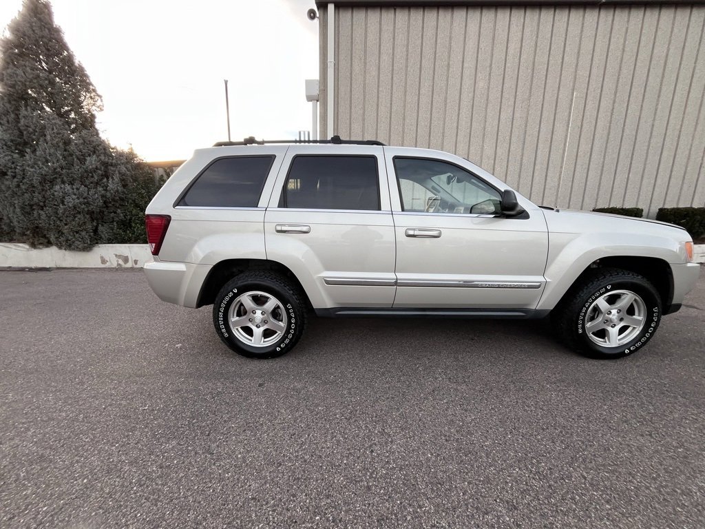 Used 2007 Jeep Grand Cherokee Limited w/ Trailer Tow Group IV image 8