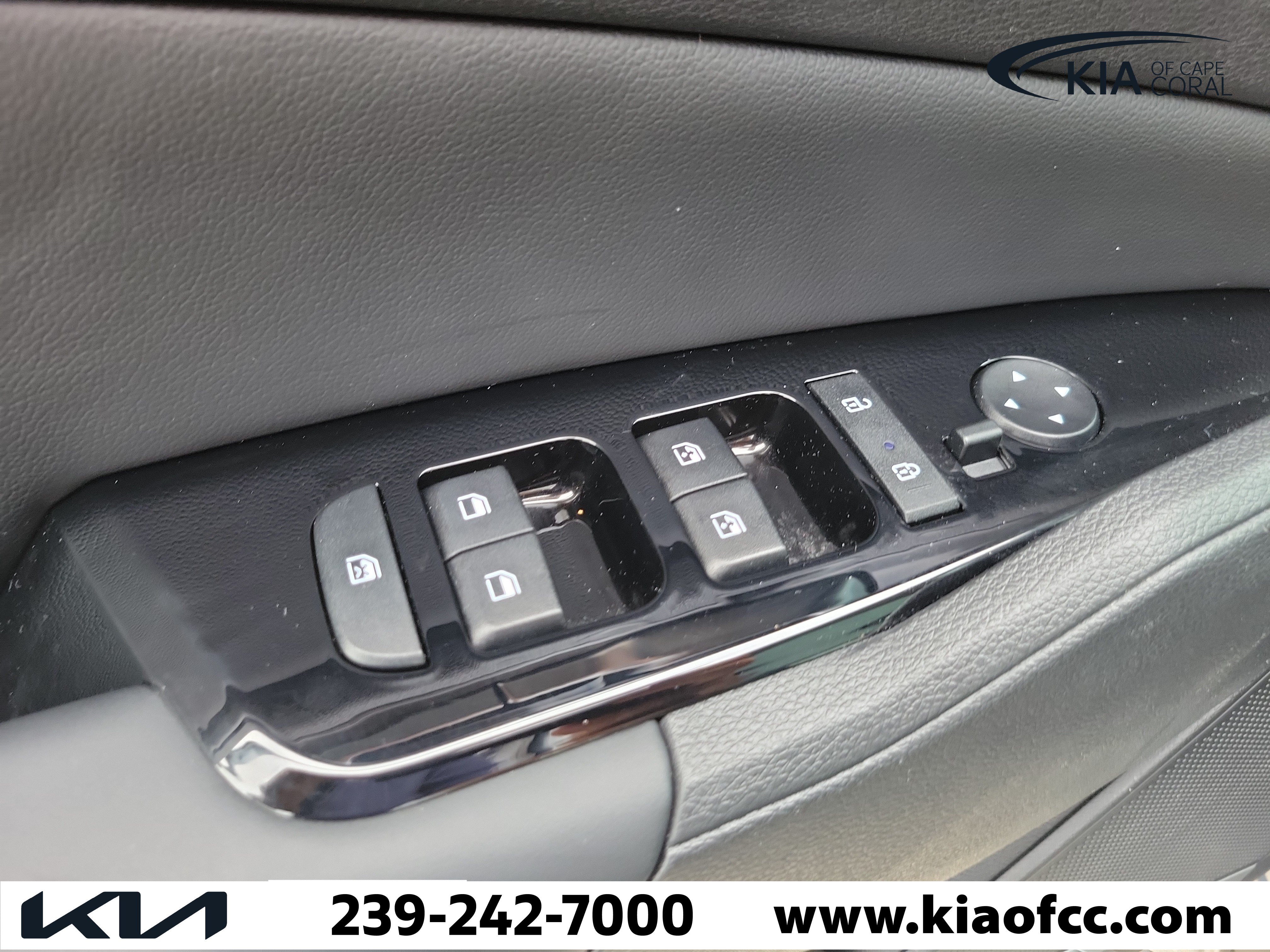 Certified 2025 Kia Sportage EX w/ Premium Package FWD image 23