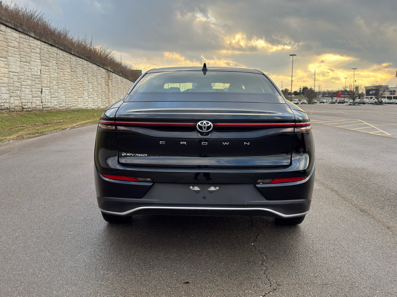 Used 2024 Toyota Crown XLE image 5