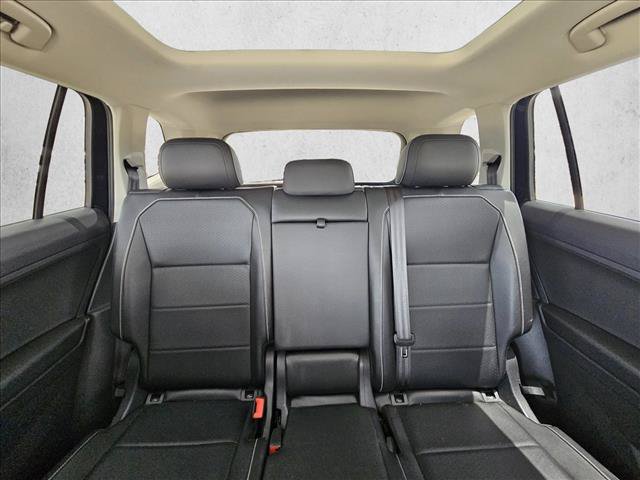 Used 2021 Volkswagen Tiguan SE w/ Panoramic Sunroof Package FWD image 11