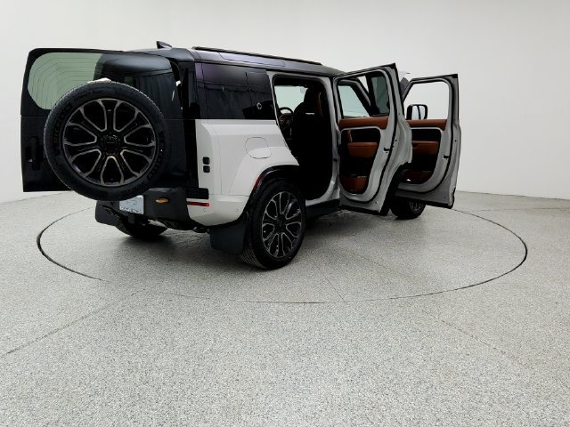 New 2026 Land Rover Defender 110 OCTA AWD/4WD image 11