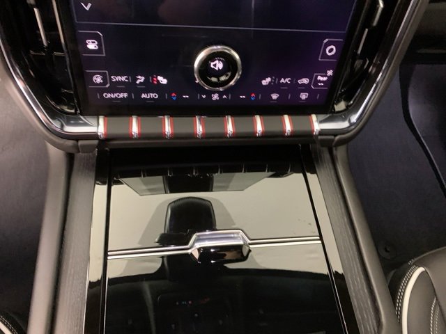 Used 2025 GMC Yukon XL AT4 Ultimate image 29