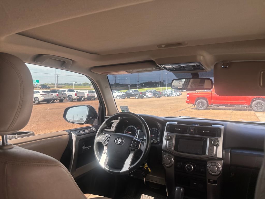 Used 2014 Toyota 4Runner SR5 Premium image 27