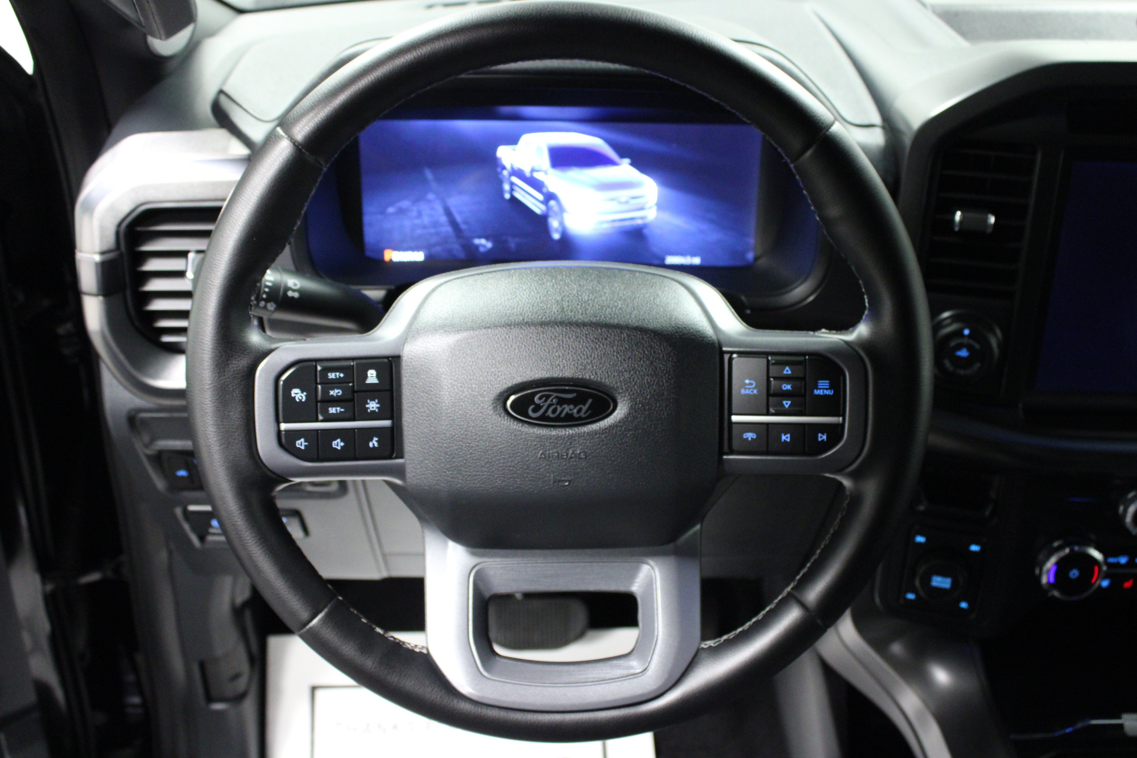 Used 2025 Ford F150 Lariat AWD/4WD image 17