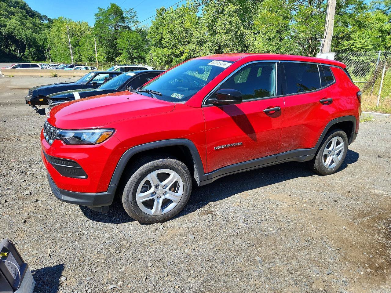 Used 2024 Jeep Compass Sport AWD/4WD image 2