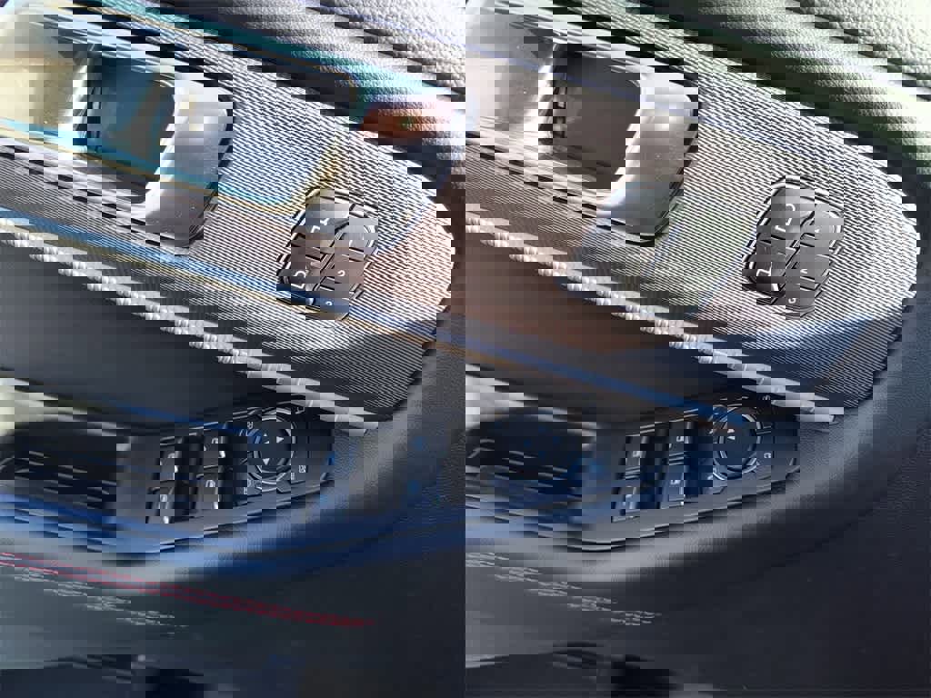 Used 2025 Ford Explorer ST-Line w/ Premium Package image 13