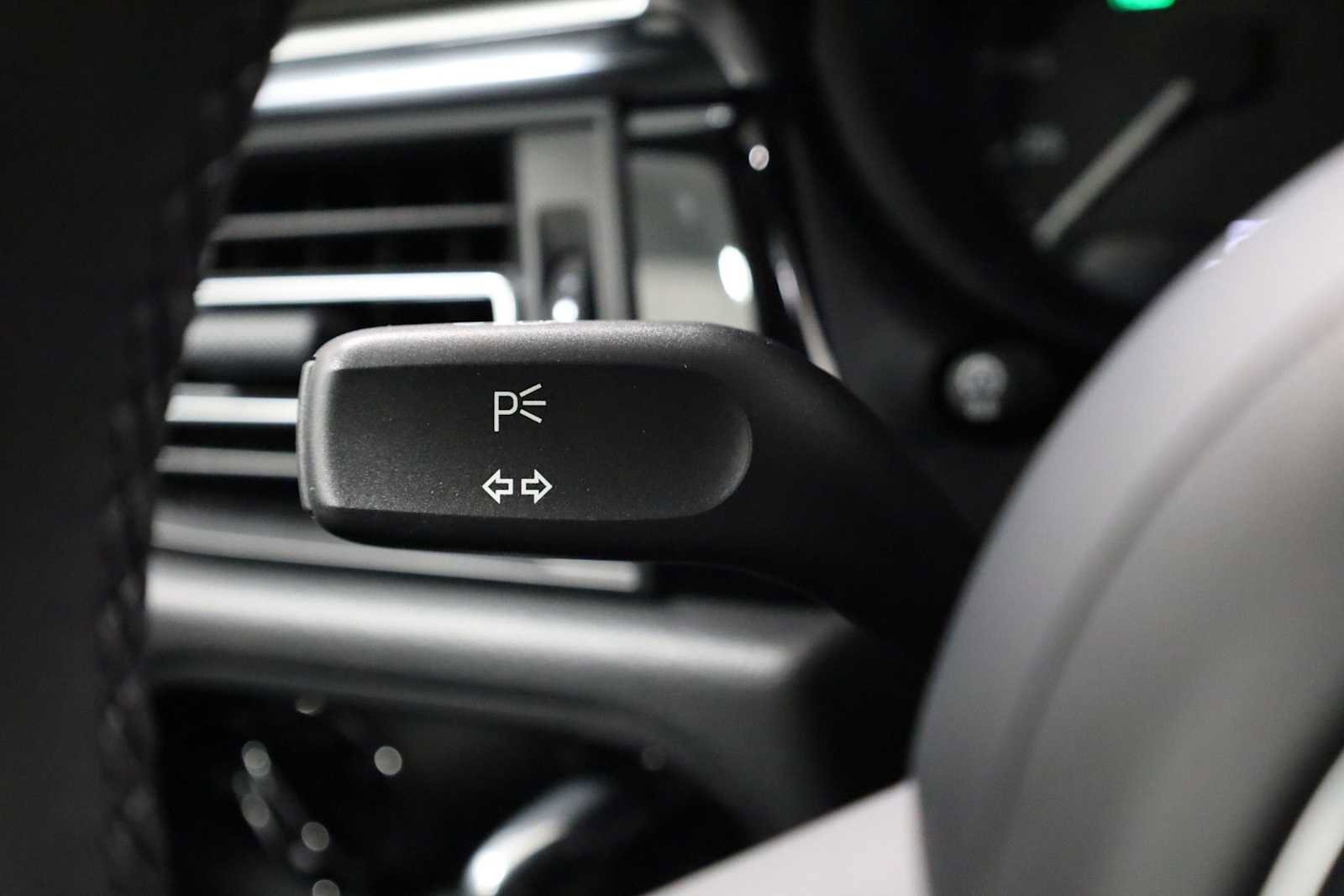 New 2026 Porsche Macan image 31