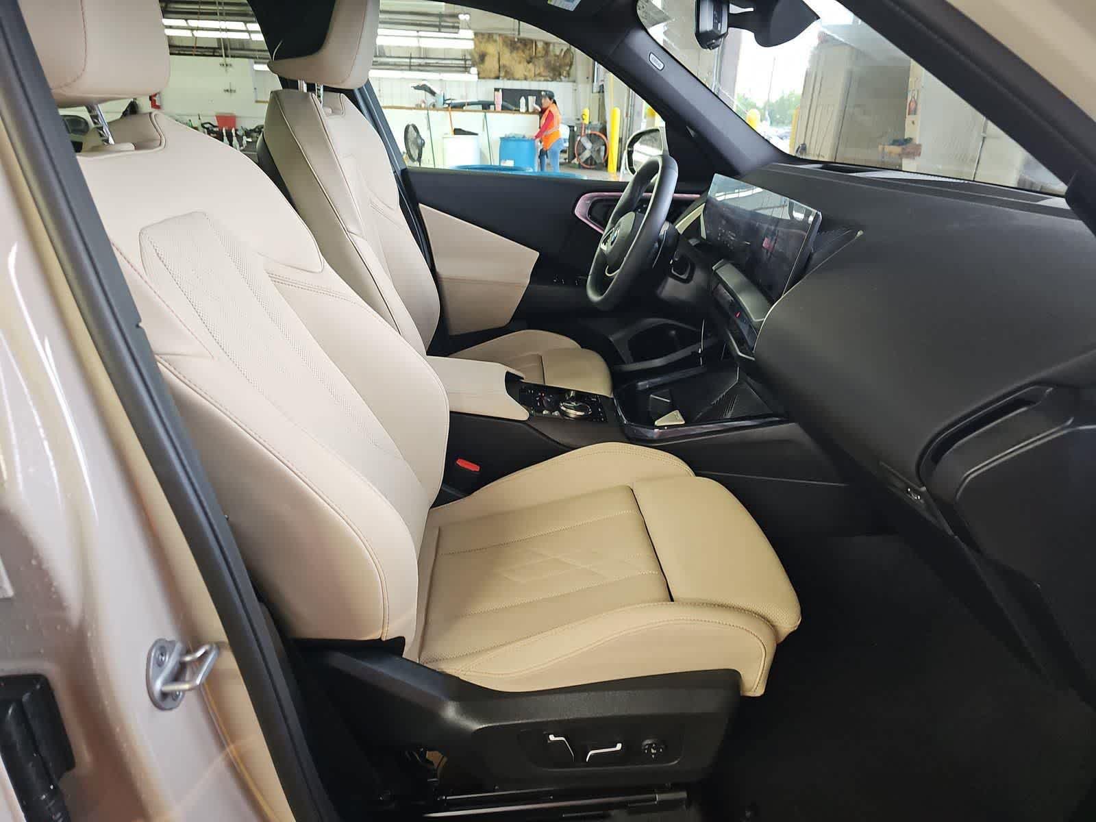 Used 2025 BMW X3 xDrive30i AWD/4WD image 12