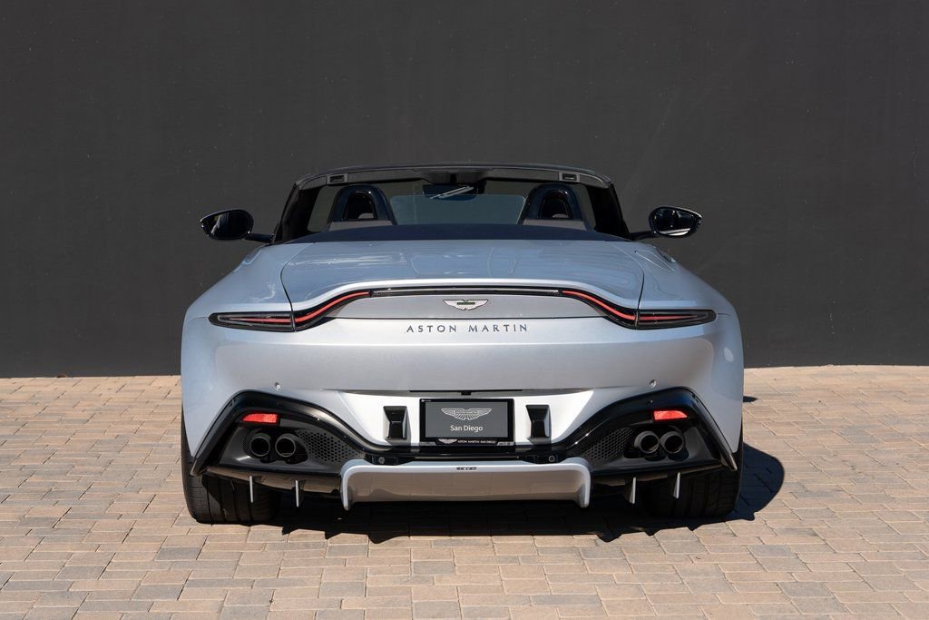 Used 2023 Aston Martin V8 Vantage Roadster image 8