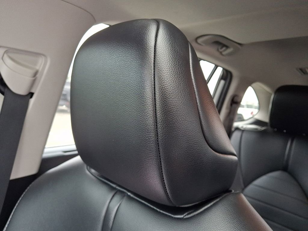 Used 2021 Toyota Highlander XLE image 18