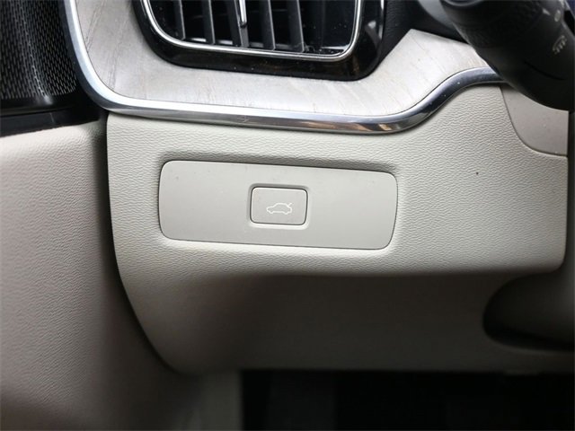Used 2023 Volvo XC60 B5 Plus w/ Protection Package Premier image 28