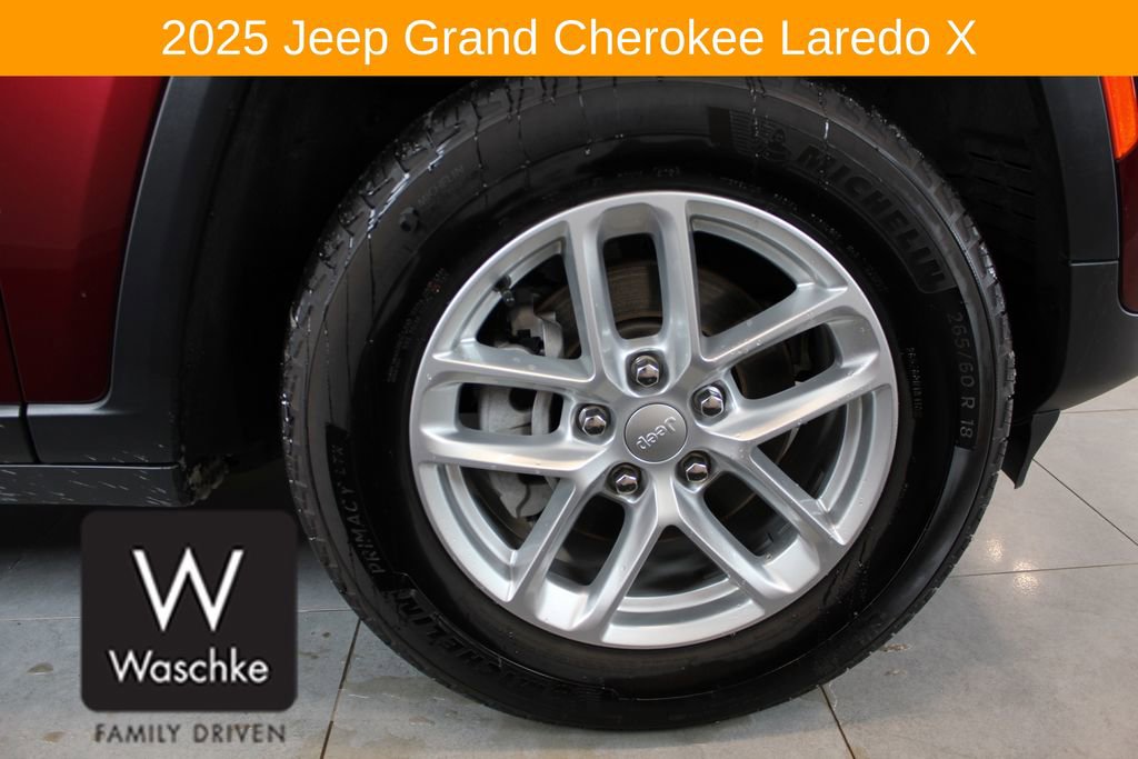 Used 2025 Jeep Grand Cherokee Laredo X w/ Trailer Tow Package AWD/4WD image 15