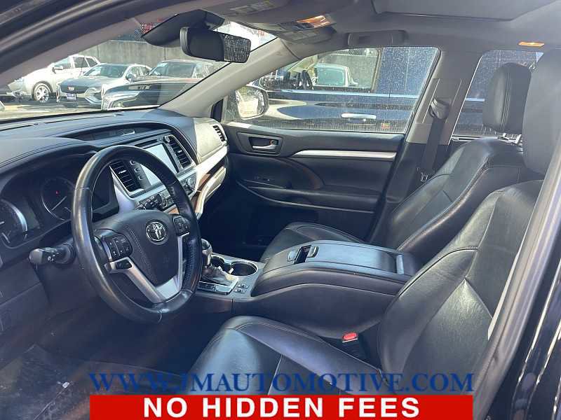 Used 2019 Toyota Highlander XLE AWD/4WD image 2