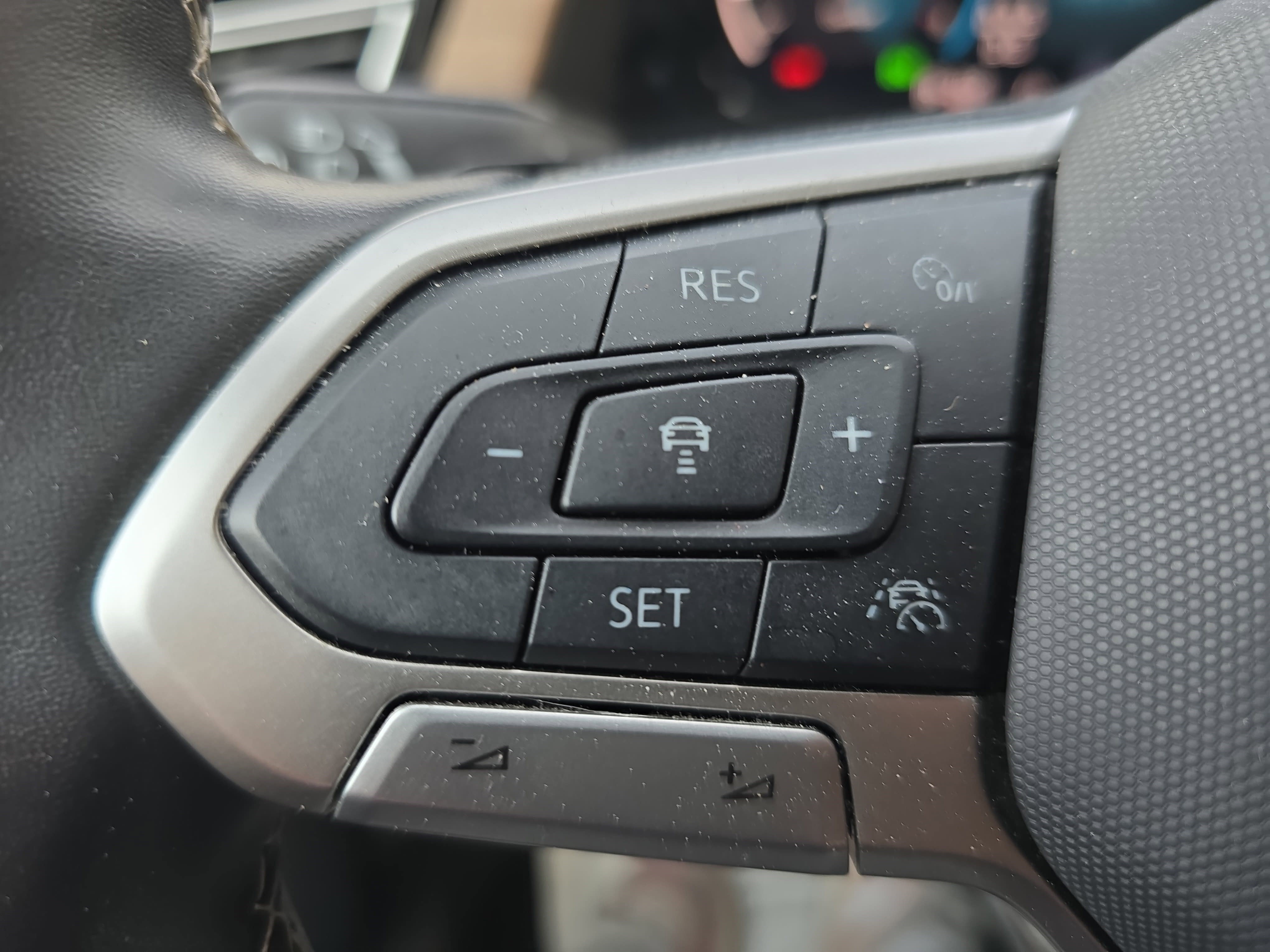 Used 2024 Volkswagen Atlas SE image 18