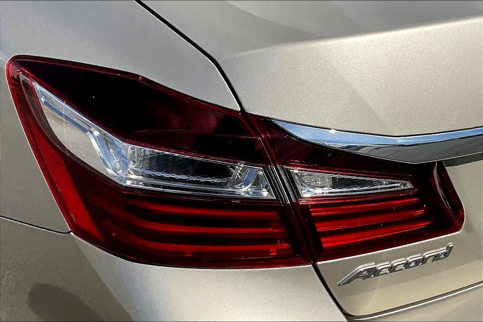 Used 2017 Honda Accord EX-L image 29