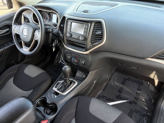 Used 2016 Jeep Cherokee Sport image 20