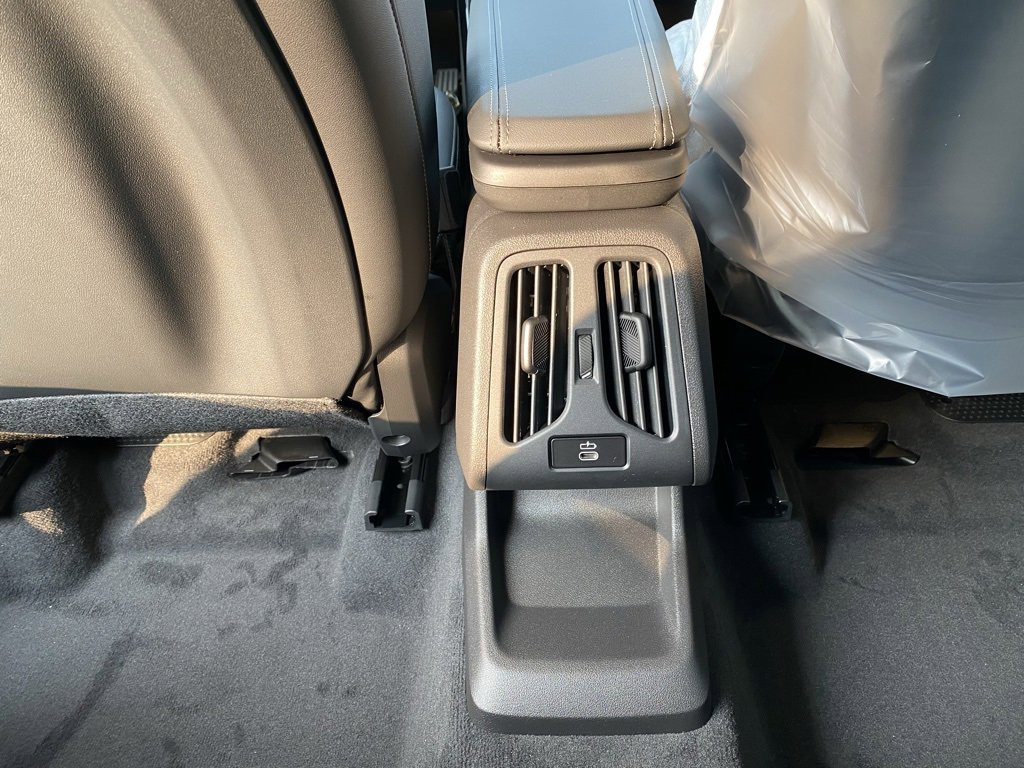 New 2026 BMW X2 xDrive28i w/ Convenience Package image 9