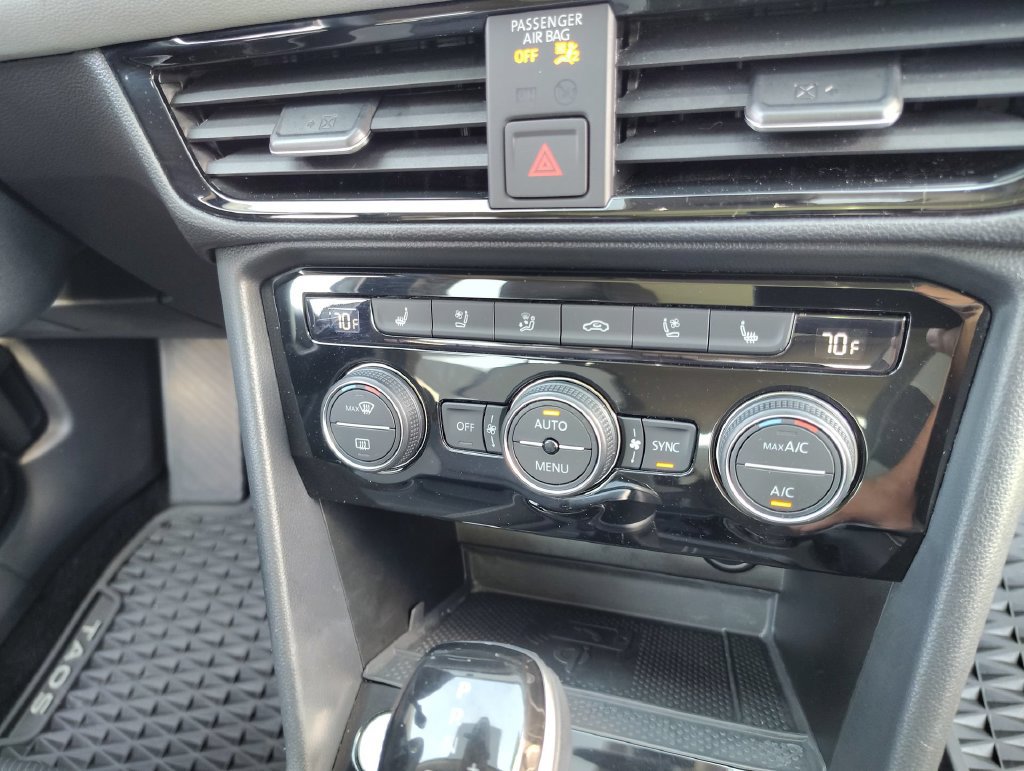 Certified 2024 Volkswagen Taos SEL AWD/4WD image 28