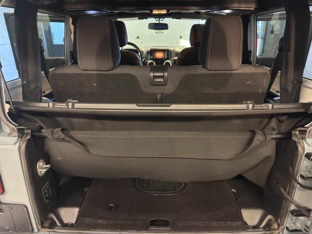 Used 2015 Jeep Wrangler Rubicon w/ Dual Top Group image 26