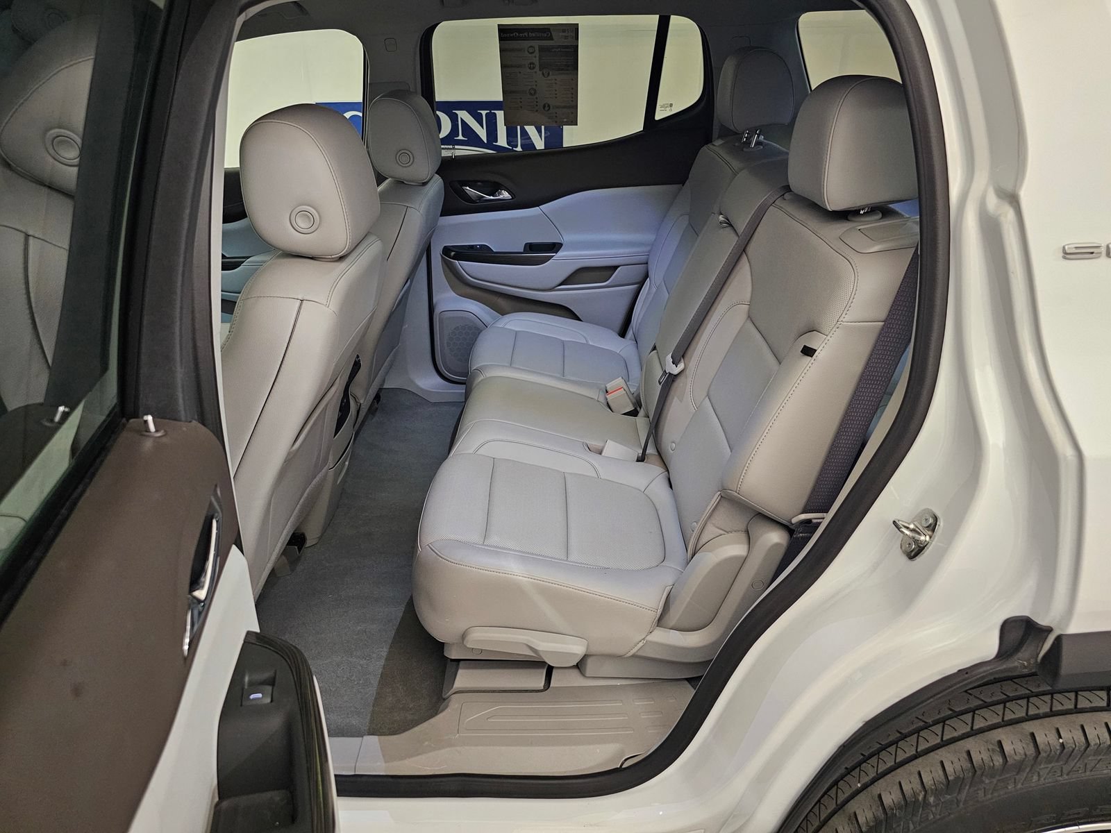Used 2023 GMC Acadia SLT AWD/4WD image 21