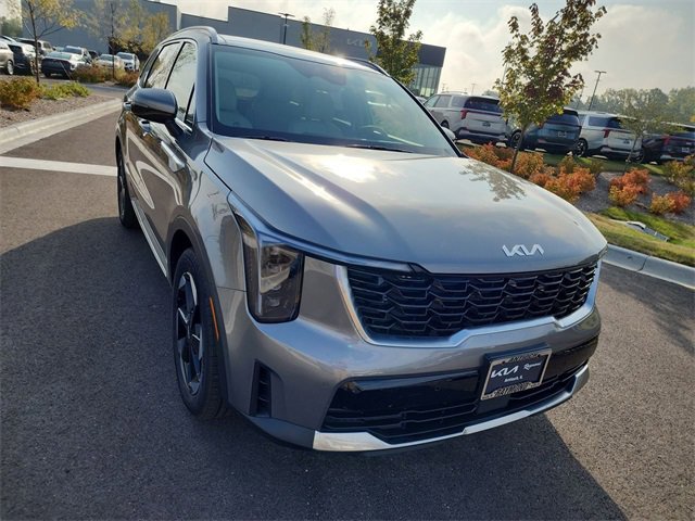 Used 2025 Kia Sorento EX w/ EX Panoramic Sunroof Package image 2
