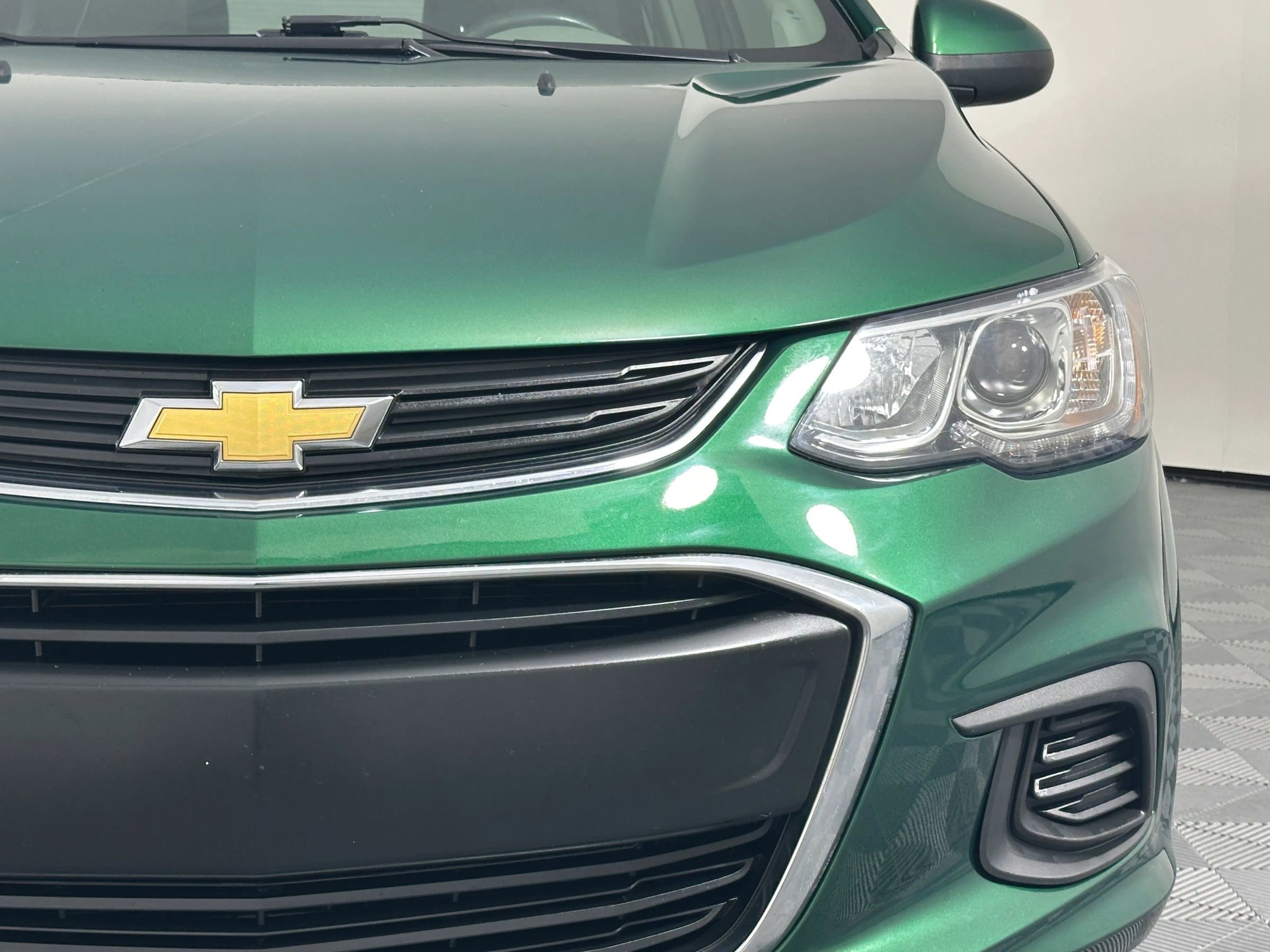 Used 2018 Chevrolet Sonic LT w/ Convenience Package image 5