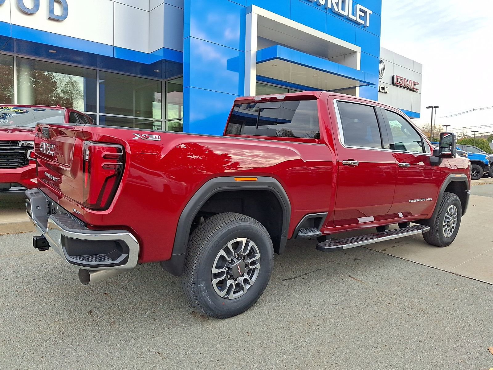 New 2026 GMC Sierra 2500 SLT w/ SLT Premium Package image 6