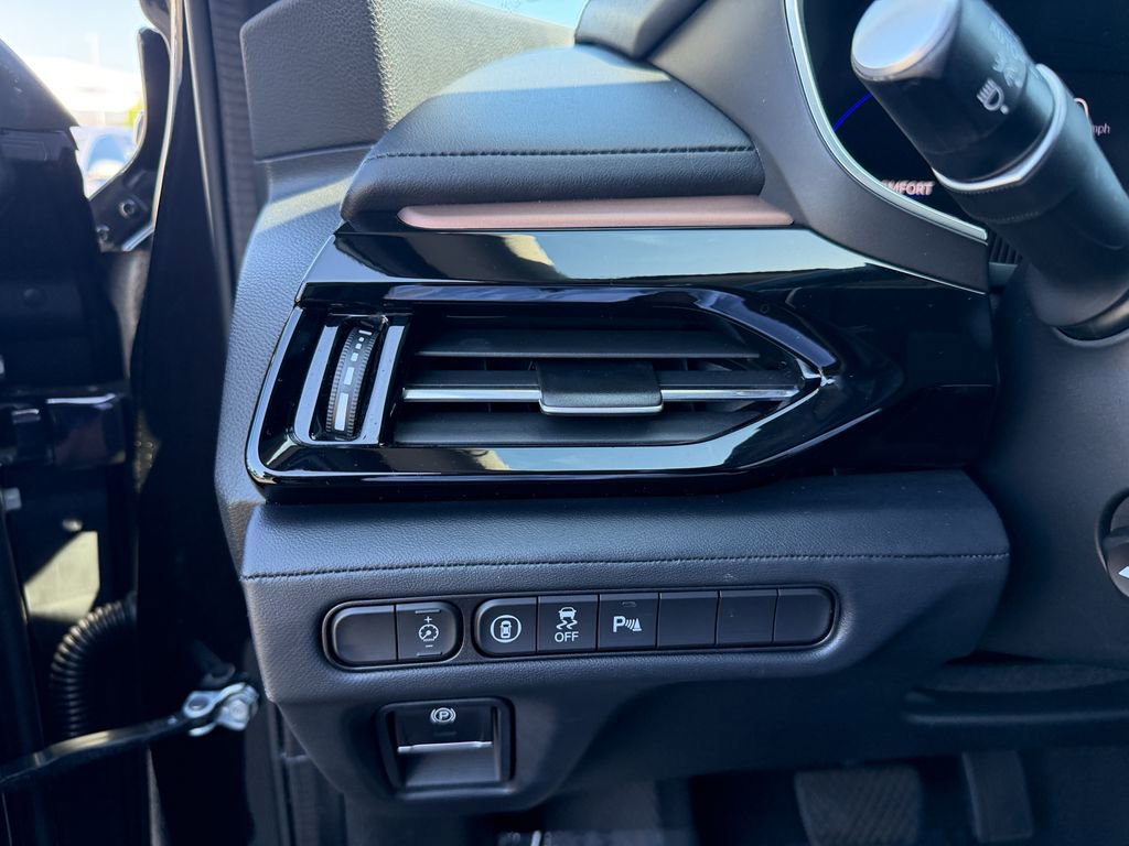 Certified 2022 Acura MDX FWD w/ Technology Package image 18