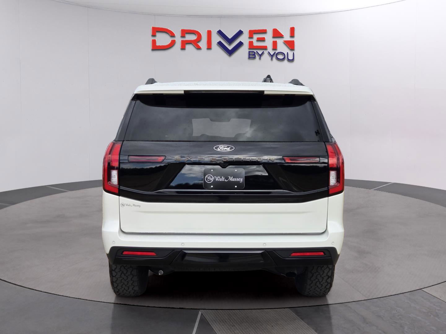 Used 2025 Ford Expedition Tremor image 4