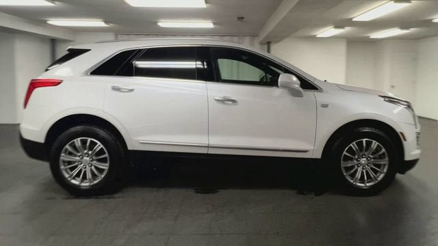 Certified 2018 Cadillac XT5 Luxury w/ Driver Awareness Package AWD/4WD image 9