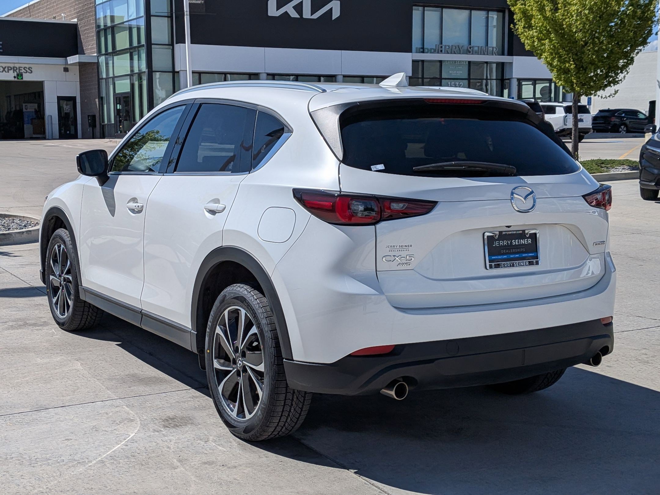 Used 2023 MAZDA CX-5 AWD 2.5 S w/ Premium Package image 4