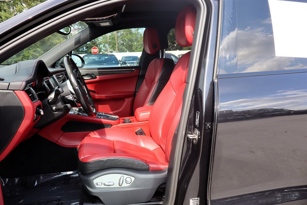 Used 2015 Porsche Macan S AWD/4WD image 18