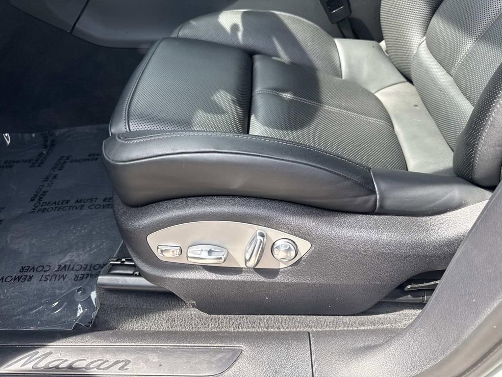 Used 2024 Porsche Macan image 20