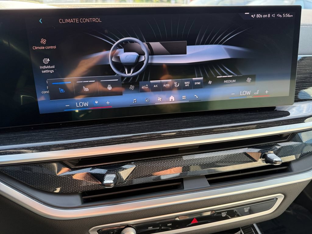 Used 2025 BMW X7 xDrive40i w/ M Sport Package AWD/4WD image 24