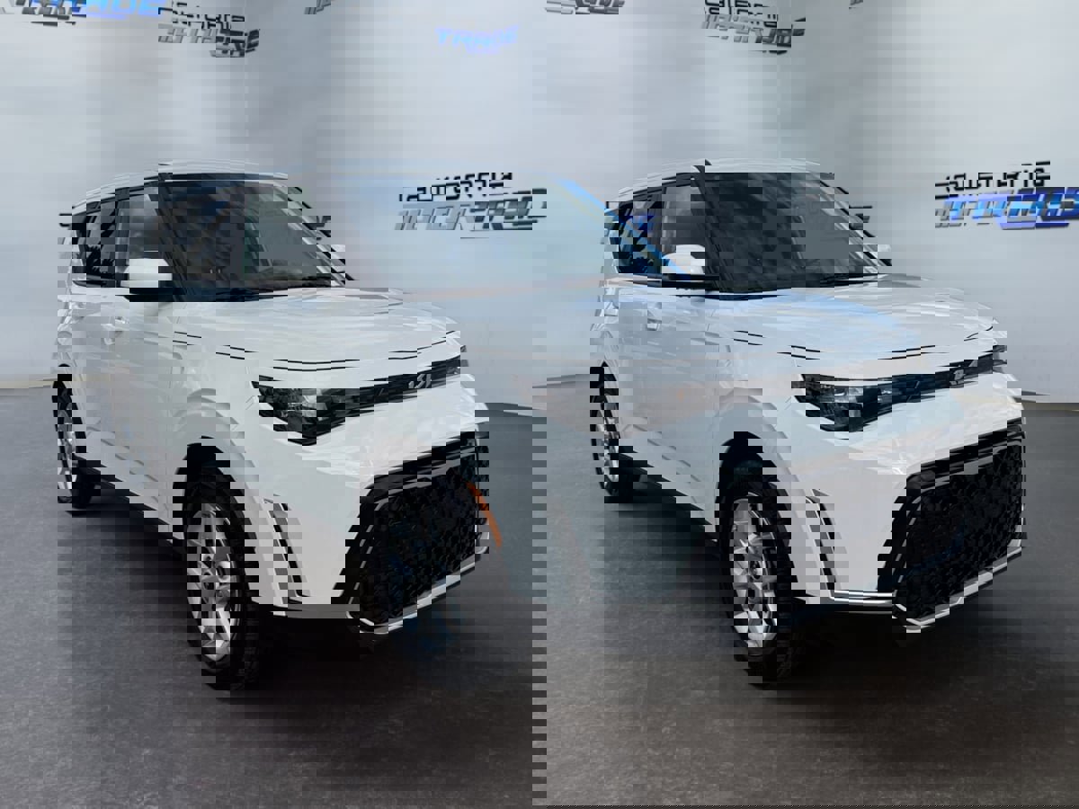 Used 2024 Kia Soul LX w/ Option Group 015 image 3